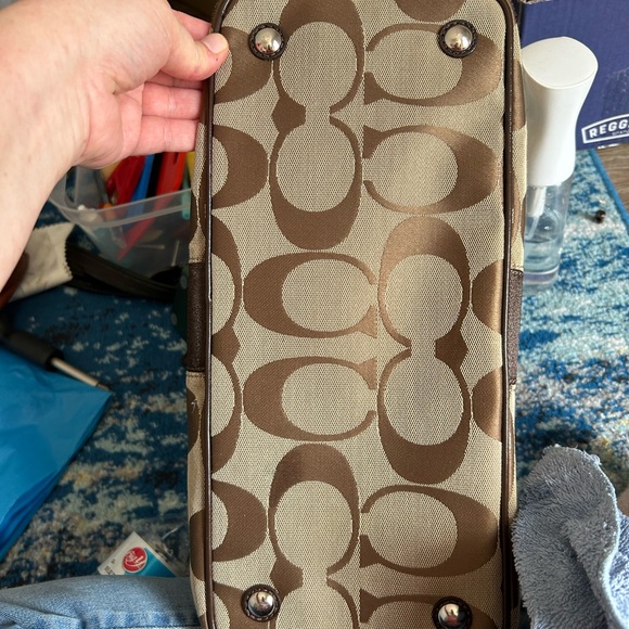 COACH signature tote Kisslock Canvas Shoulder Bag-EUC - Picture 4 of 8